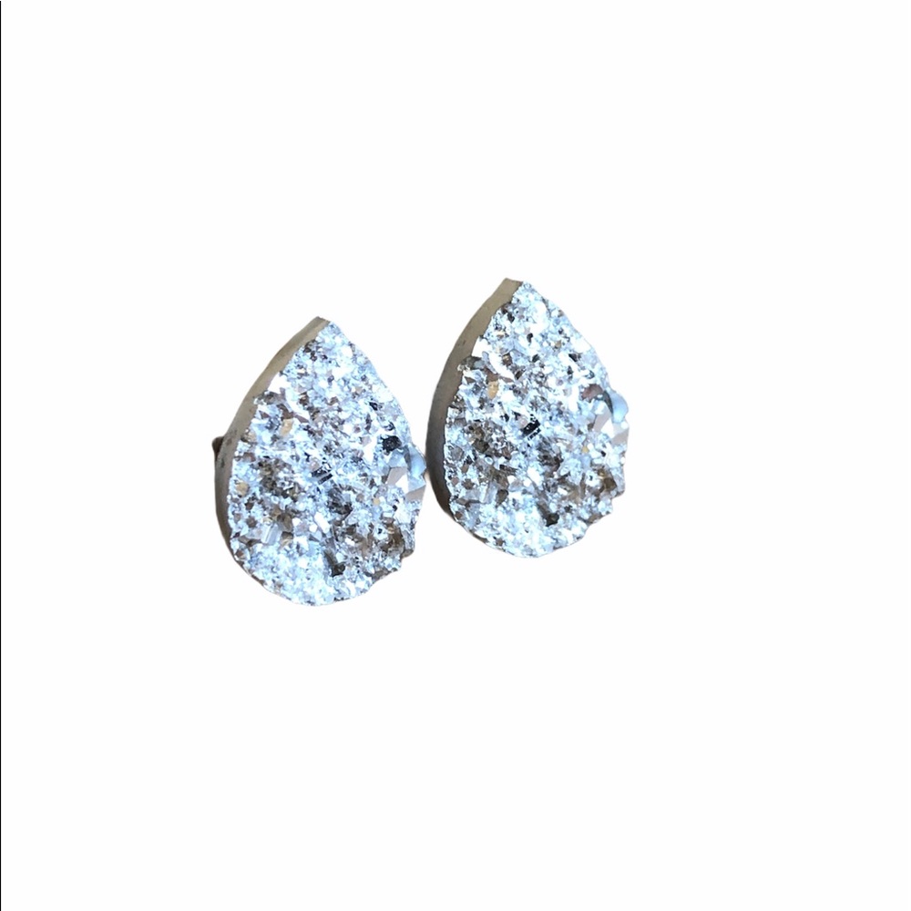 3 for 15🎀 silver Druzy style teardrop studs - Picture 5 of 5